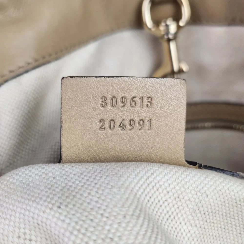 Gucci Microguccissima Leather Tote Bag - Picture 11 of 16